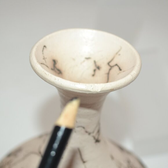 Raku Horsehair Navajo Smoked Cream Black Ceramic Signed Art Studio Pottery Vase - Picture 6 of 8